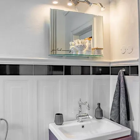 Castle Cozy Lägenhet *